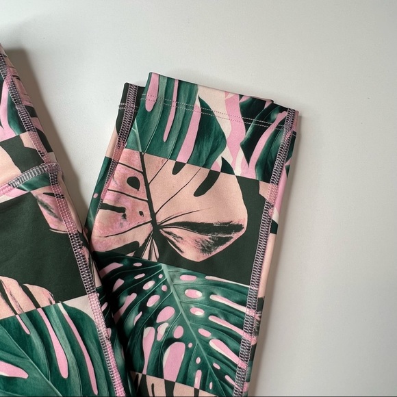 NIKE Pink & Green Palm Leaf Pattern Leggings, High Waisted, Multiple Sizes, NWT! - Picture 6 of 13